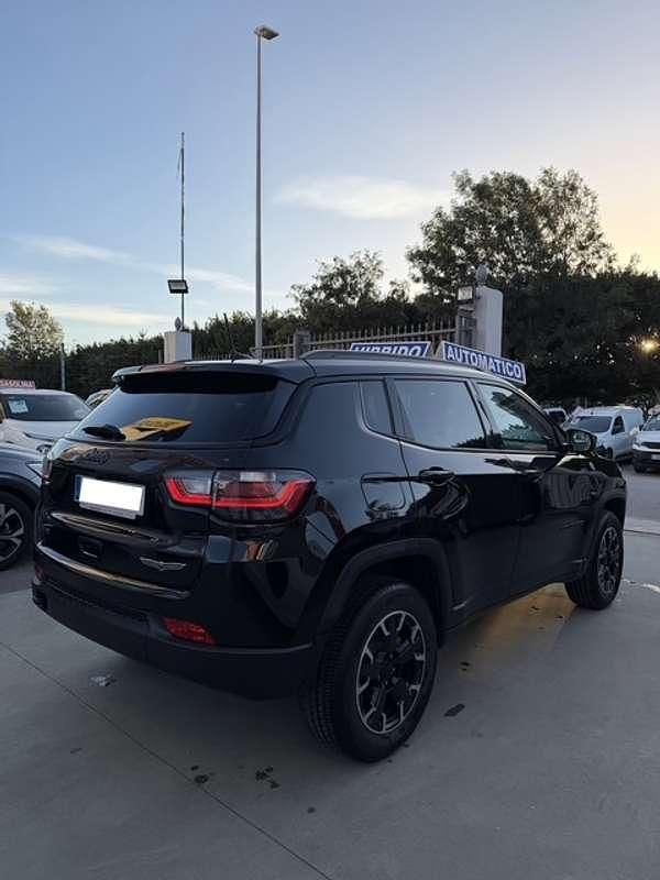 Usado Jeep Compass Trailhawk 241 CV (177 kW) 2022 Negro SUV