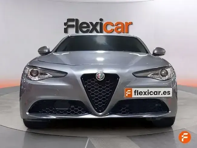 Usado Alfa Romeo Giulia Sprint 200 CV (147 kW) 2021 Gris Berlina