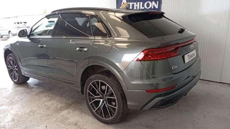 Usado Audi Q8 381 CV (280 kW) 2022 Gris SUV