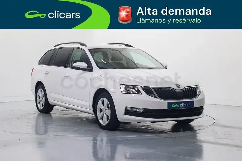 Usado Skoda Octavia Ambition 130 CV (95 kW) 2019 Blanco Familiar