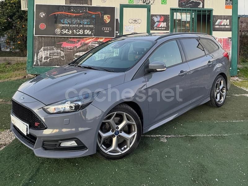 Usado Ford Focus ST 185 CV (136 kW) 2016 Gris / plata Familiar