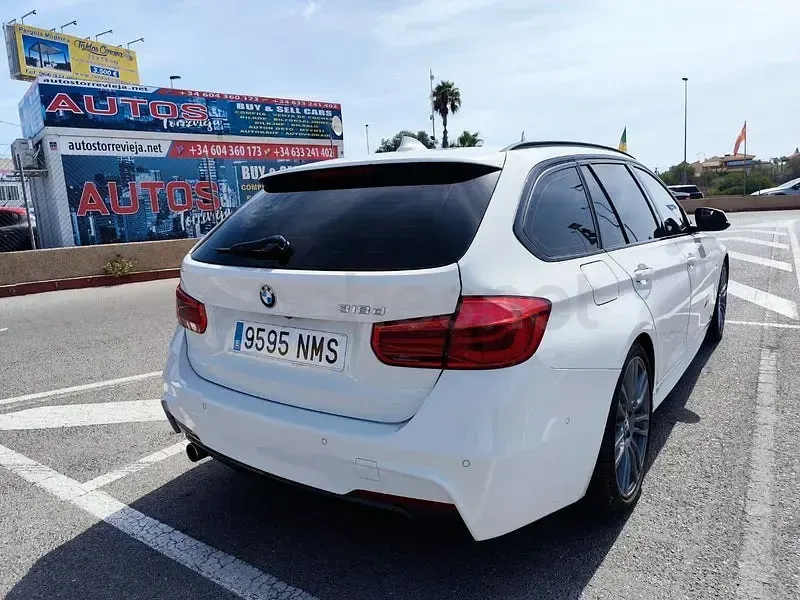 Usado BMW 318 M Sport 150 CV (110 kW) 2018 Blanco Familiar