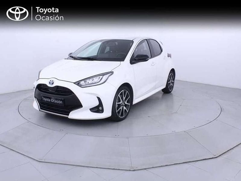 Blanco Usado 2022 Toyota Yaris Hybrid Style Utilitario | 18.200 € (Precio justo) - Imagen 1/4