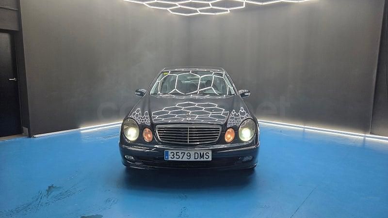 Usado Mercedes E280 Avantgarde 190 CV (139 kW) 2005 Azul Berlina