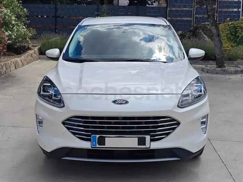 Usado Ford Kuga Titanium 190 CV (139 kW) 2022 Blanco SUV