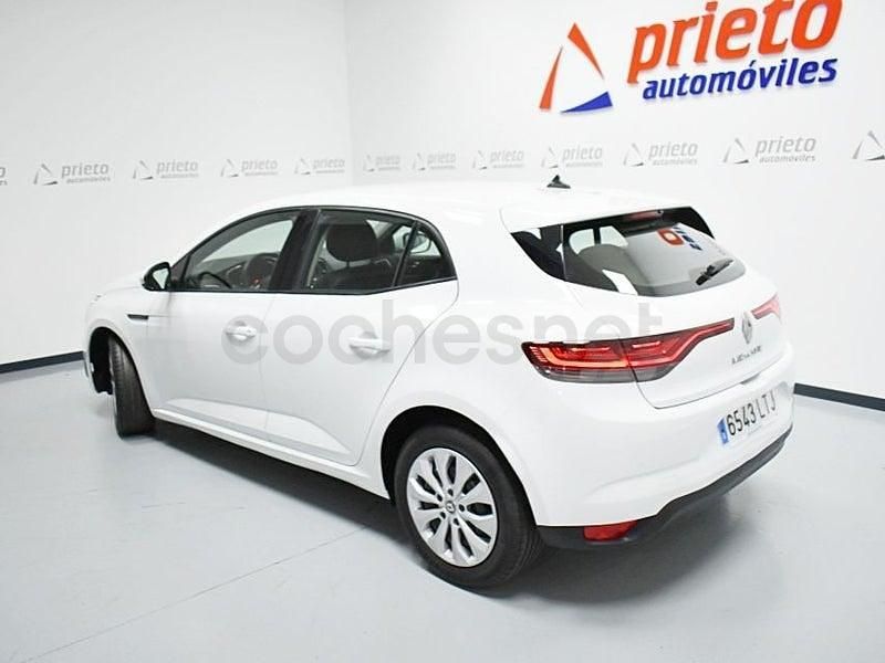 Usado Renault Mégane IV Life 115 CV (84 kW) 2021 Blanco Berlina