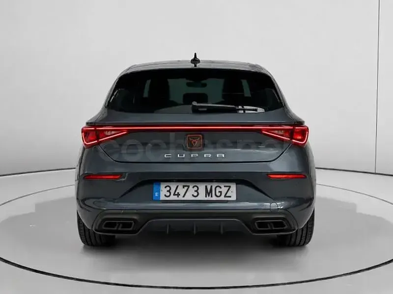 Usado Cupra Leon 150 CV (110 kW) 2023 Gris / plata Berlina