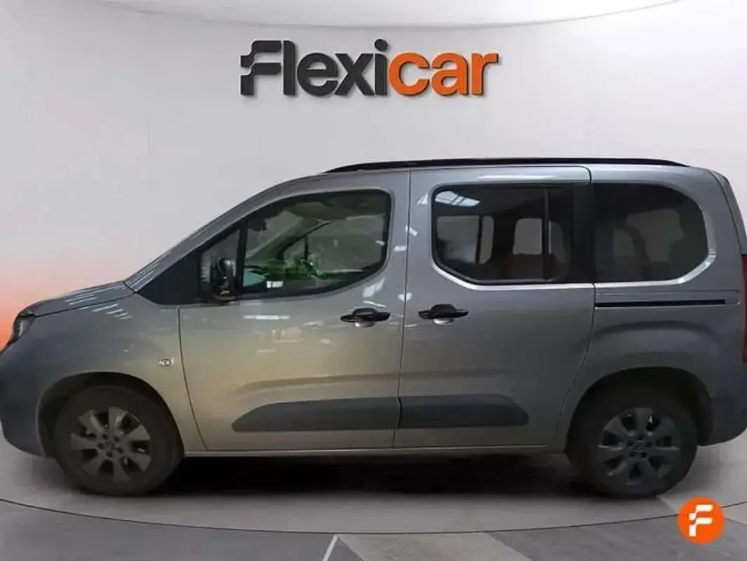 Usado Opel Combo S 101 CV (74 kW) 2025 Gris Monovolumen