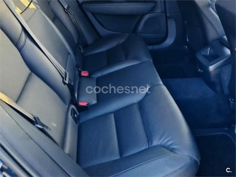 Usado Volvo S90 Momentum 150 CV (110 kW) 2018 Azul Berlina