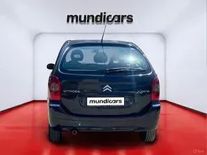 Usado Citroën Xsara Picasso Exclusive 108 CV (79 kW) 2005 Negro Monovolumen