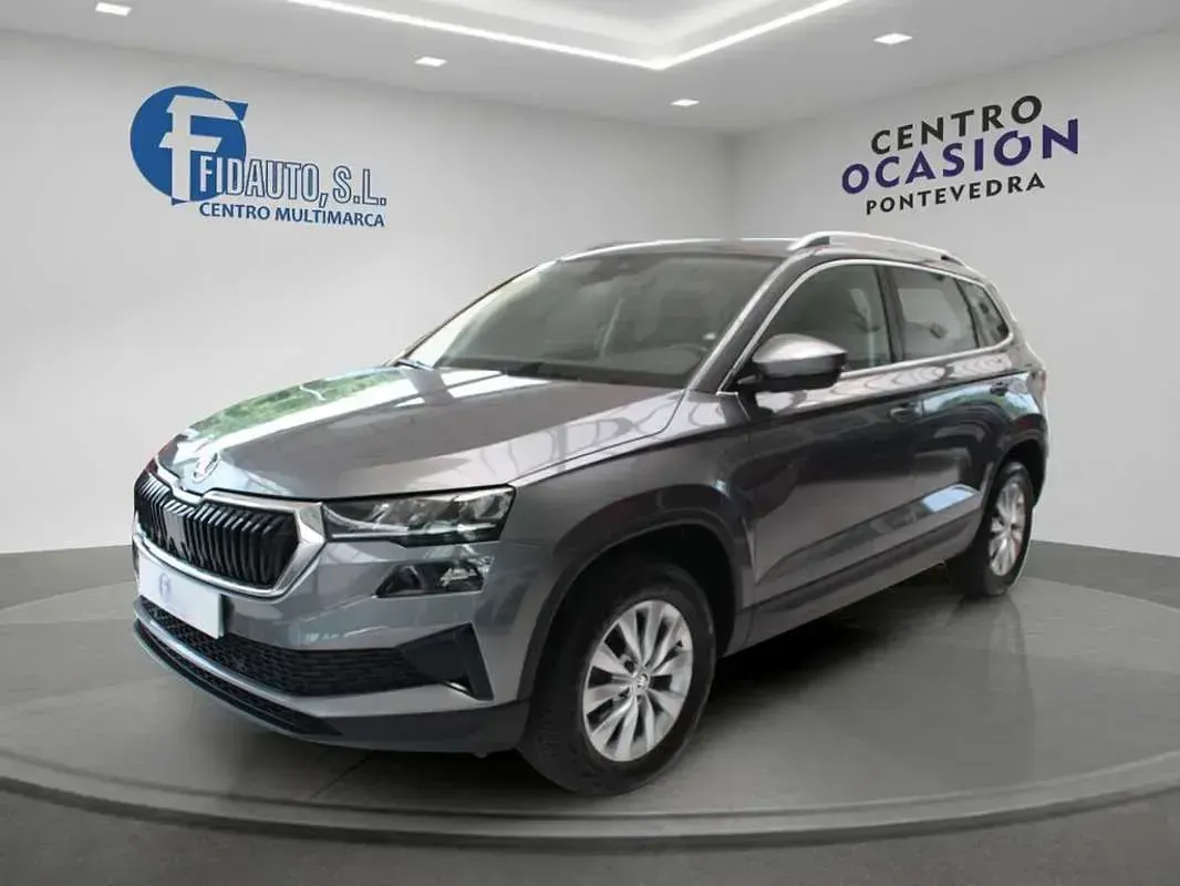 Usado Skoda Karoq Ambition 150 CV (110 kW) 2022 Gris SUV