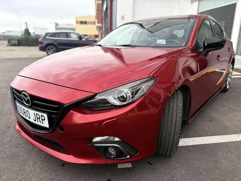 Usado Mazda 3 Luxury 150 CV (110 kW) 2017 Rojo Utilitario