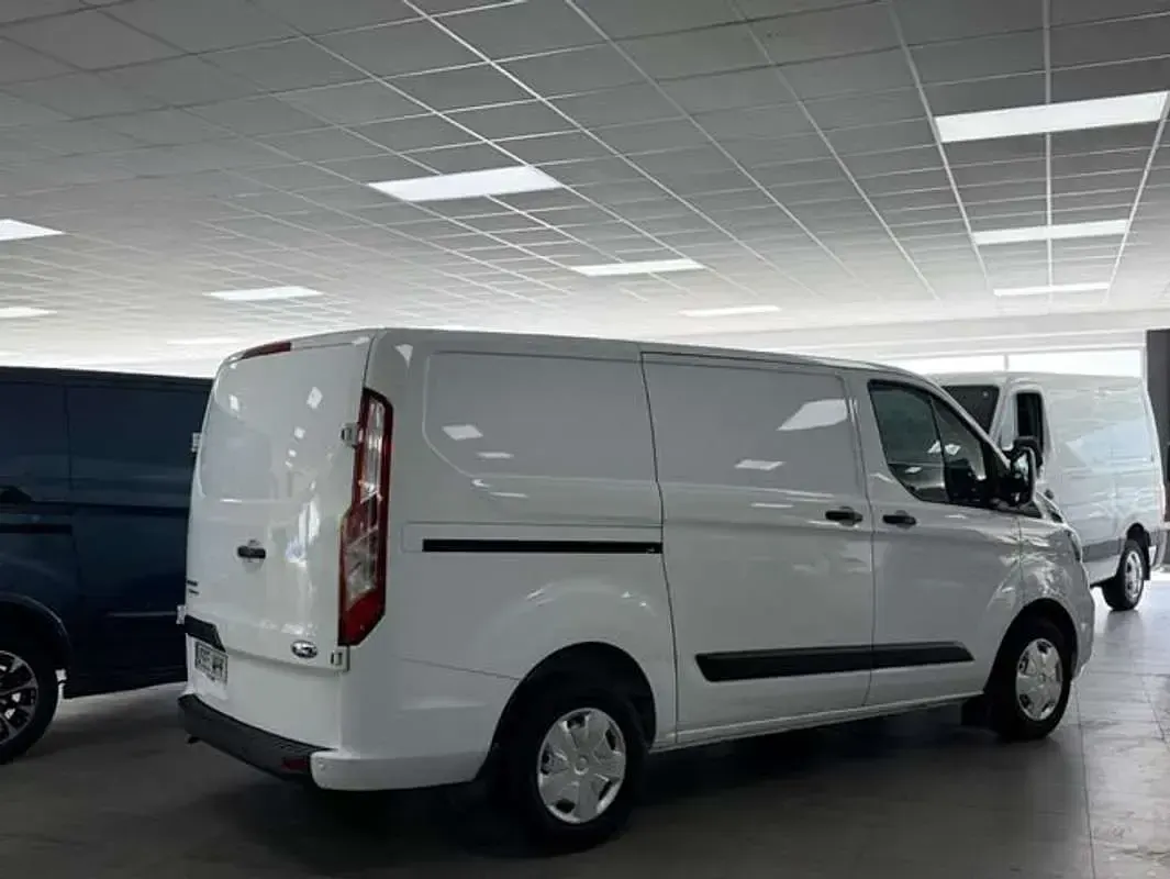 Usado Ford Transit Custom Trend 131 CV (96 kW) 2023 Blanco Van