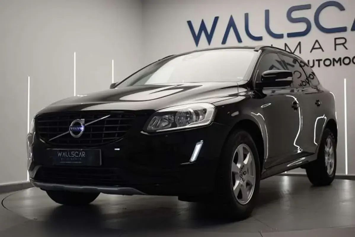 Usado Volvo XC60 Kinetic 150 CV (110 kW) 2017 Negro SUV