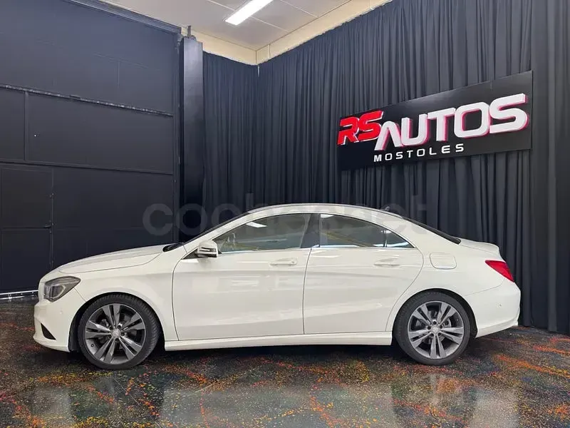 Usado Mercedes CLA200 Urban 136 CV (100 kW) 2016 Blanco Coupe