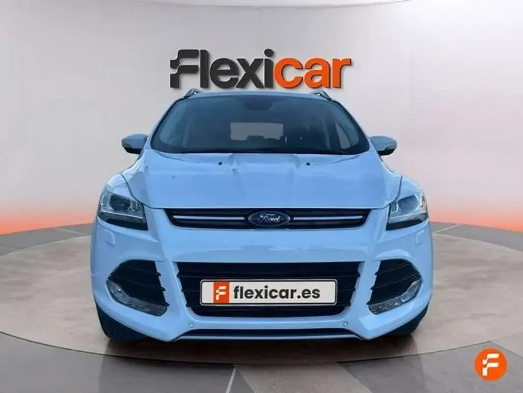 Usado Ford Kuga ST-Line 150 CV (110 kW) 2016 Blanco SUV