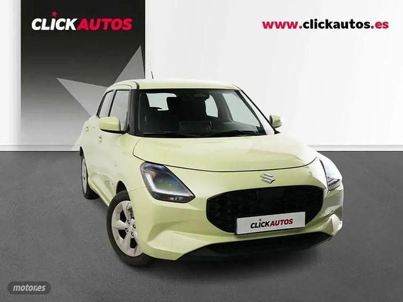 Usado Suzuki Swift 83 CV (61 kW) 2025 Amarillo Berlina