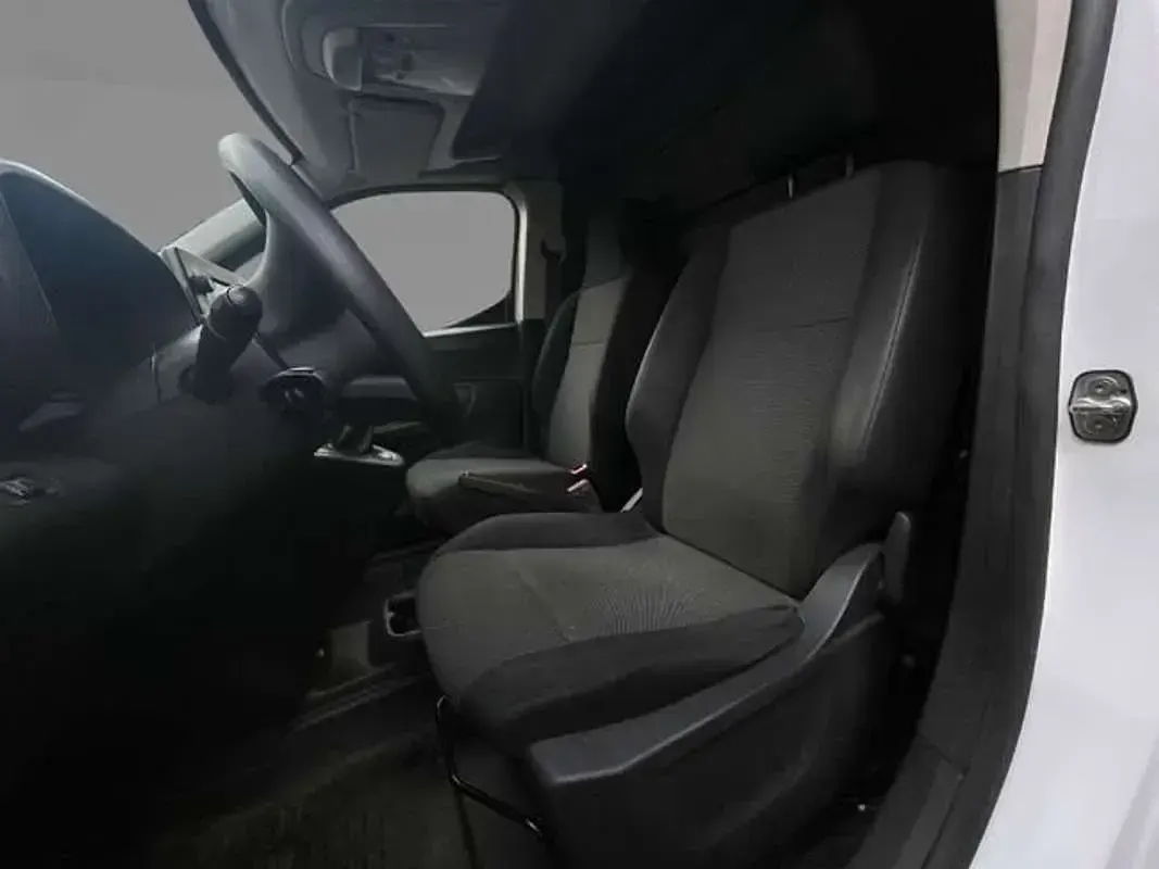 Usado Citroën Berlingo 101 CV (74 kW) 2022 Blanco Monovolumen