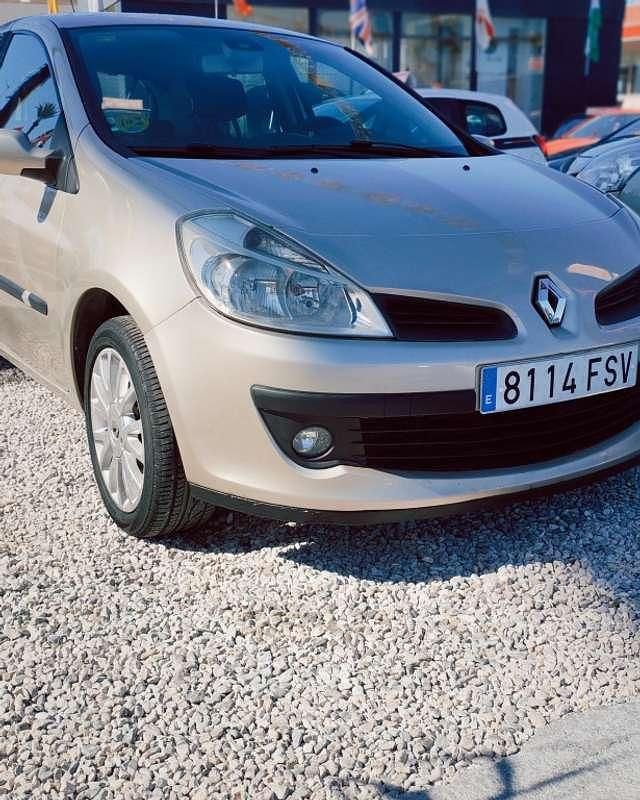 Usado Renault Clio II Business 68 CV (50 kW) 2007 Beige Utilitario