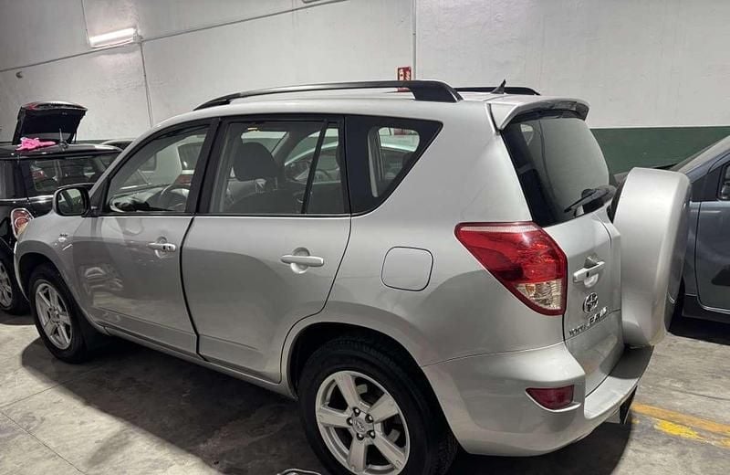 Gris Usado 2008 Toyota RAV4 Sol SUV | 7490 € - Imagen 1/4