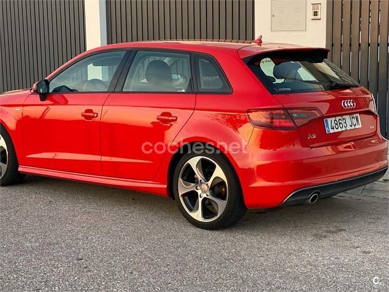 Usado Audi A3 S-Line 110 CV (80 kW) 2015 Rojo Berlina