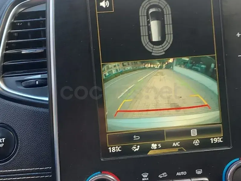 Usado Renault Grand Scénic IV LIMITED 120 CV (88 kW) 2019 Gris / plata Monovolumen