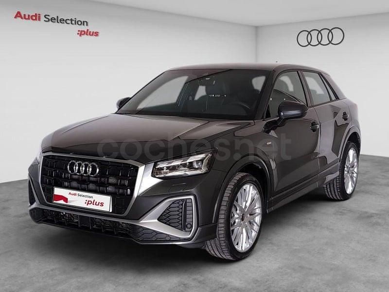 Usado Audi Q2 Ambiente 150 CV (110 kW) 2025 Gris / plata SUV