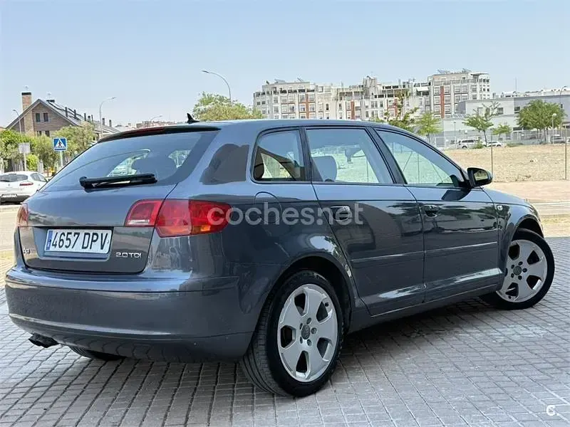 Usado Audi A3 Ambition 140 CV (102 kW) 2006 Azul Utilitario