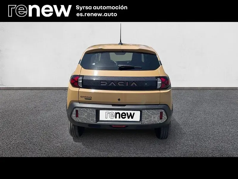 Usado Dacia Spring Extreme 47 kW (65 CV) 2025 Marrón Utilitario