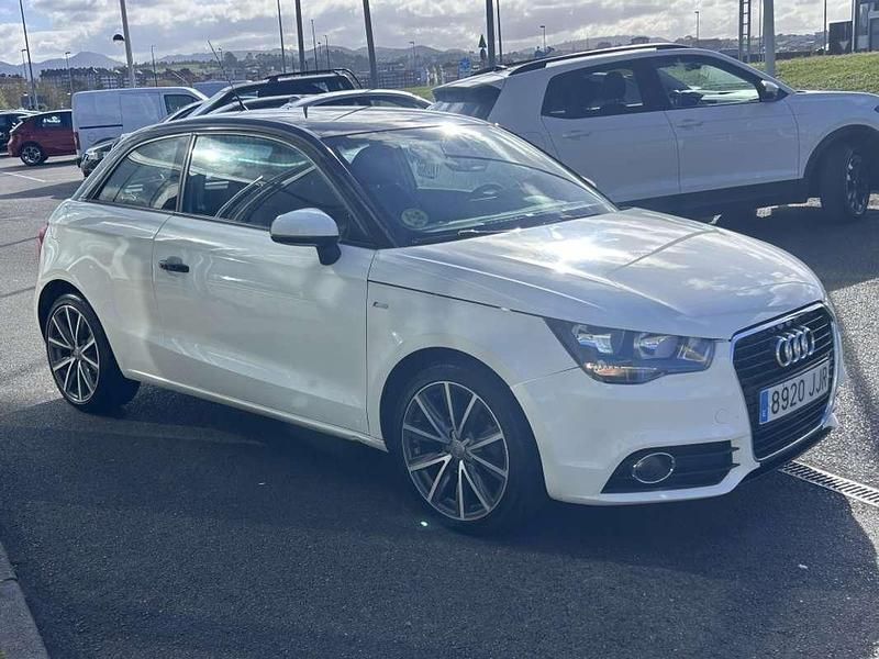 Usado Audi A1 Attraction 90 CV (66 kW) 2011 Blanco Utilitario