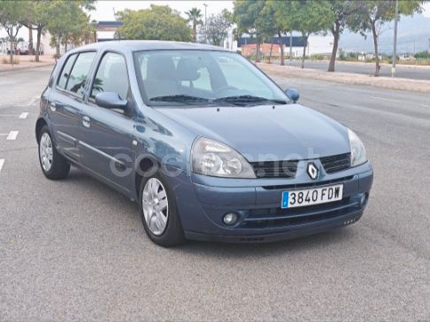 Gris / plata Usado 2006 Renault Clio II Berlina | 2990 € (Buen precio) - Imagen 1/4