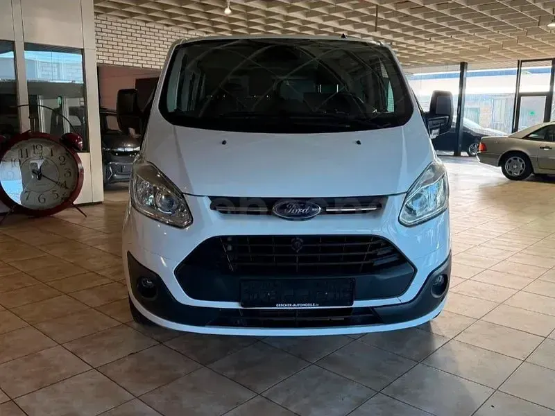 Usado Ford Tourneo Titanium 125 CV (91 kW) 2016 Blanco Monovolumen