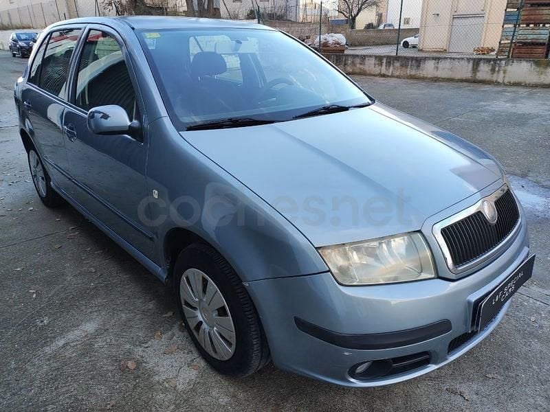 Usado Skoda Fabia Comfort 75 CV (55 kW) 2006 Gris / plata Berlina