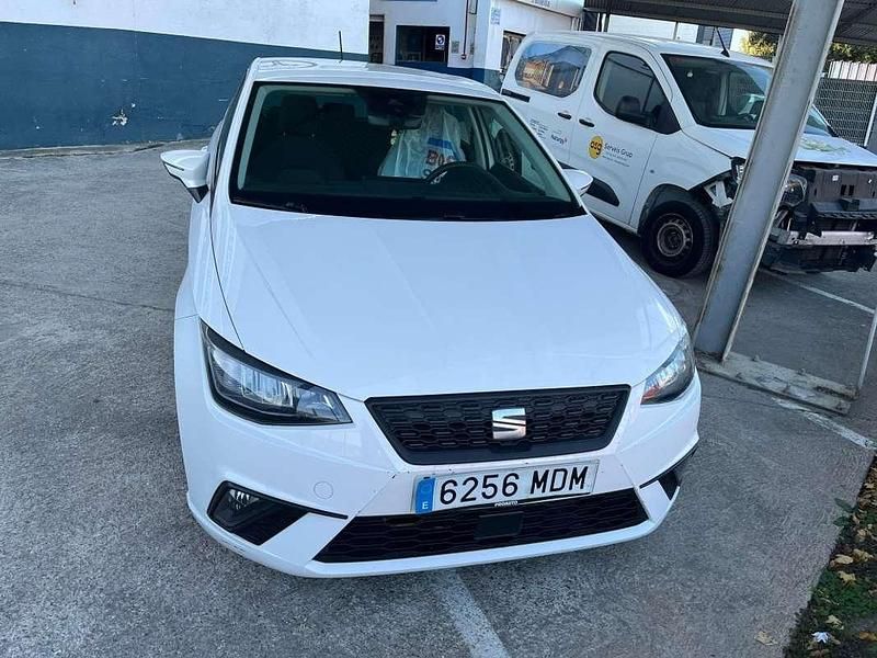 Blanco Usado 2023 Seat Ibiza Reference Utilitario | 15.300 € (Un poco caro) - Imagen 1/4