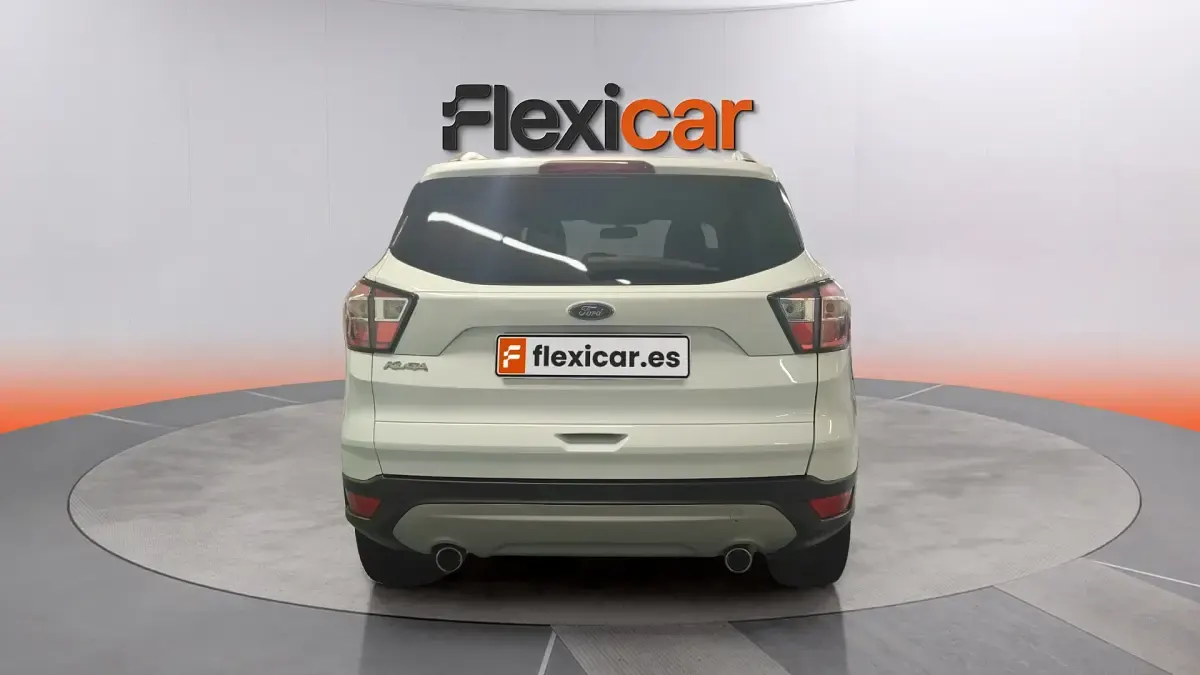 Usado Ford Kuga Trend+ 120 CV (88 kW) 2019 Blanco SUV