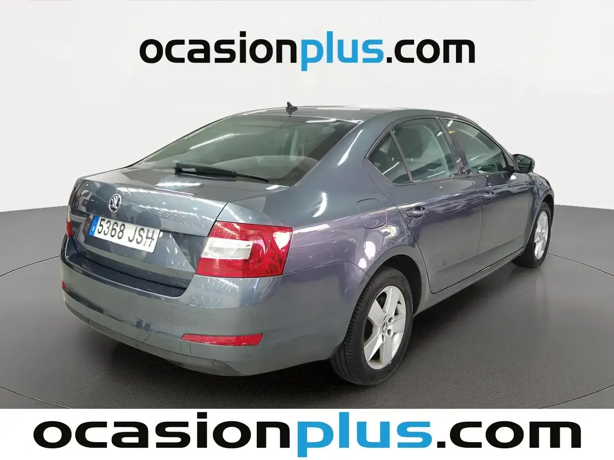 Usado Skoda Octavia Ambition 110 CV (80 kW) 2016 Gris Familiar