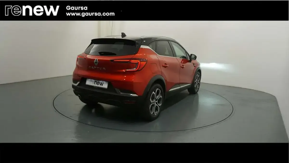 Usado Renault Captur Zen 140 CV (102 kW) 2021 Negro SUV