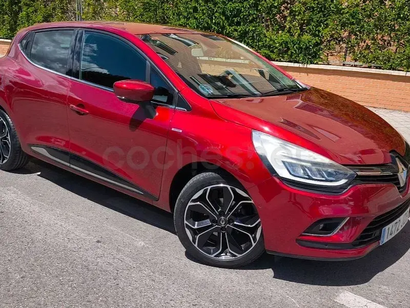 Usado Renault Clio IV 90 CV (66 kW) 2017 Granate Berlina