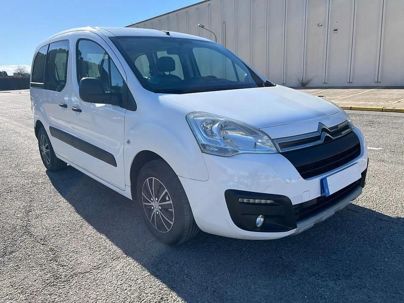 Begagnad Citroën Berlingo Live 75 HK (55 kW) 2017 Vit Minibuss