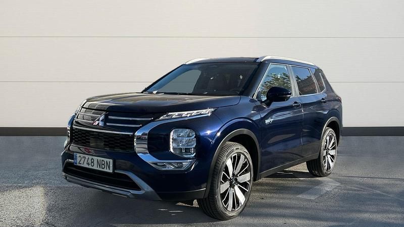 Usado Mitsubishi Outlander 306 CV (225 kW) 2024 Azul SUV