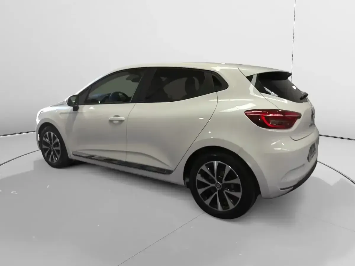 Usado Renault Clio Intens 140 CV (102 kW) 2021 Blanco Utilitario