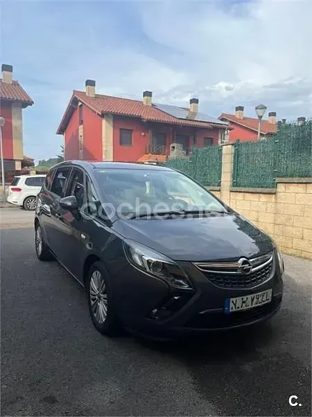 Usado Opel Zafira Selective 134 CV (98 kW) 2016 Gris / plata Monovolumen