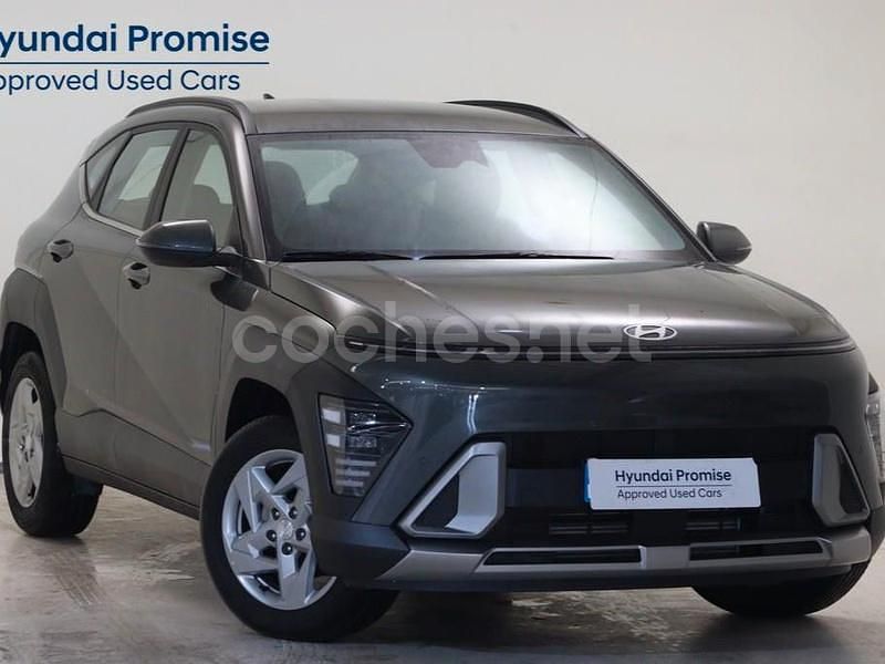 Usado Hyundai Kona 120 CV (88 kW) 2024 Gris / plata SUV