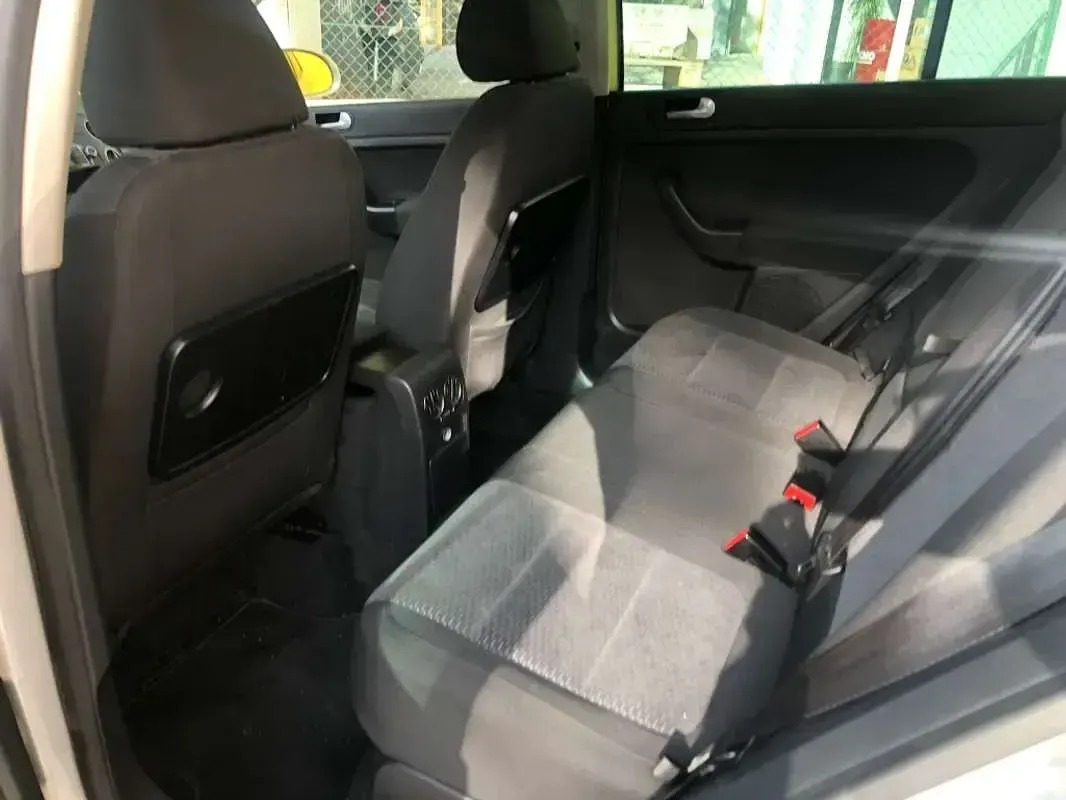 Usado VW Golf Plus Cross Advance 122 CV (89 kW) 2010 Plateado Monovolumen