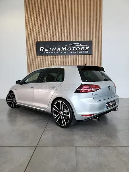 Usado VW Golf VII GTI 220 CV (161 kW) 2015 Gris / plata Berlina