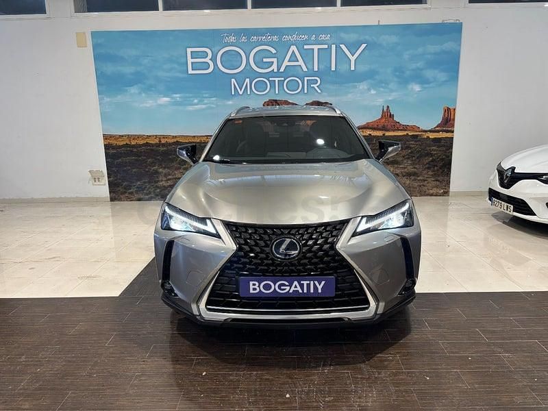 Usado Lexus UX Business Edition 184 CV (135 kW) 2021 Gris / plata SUV