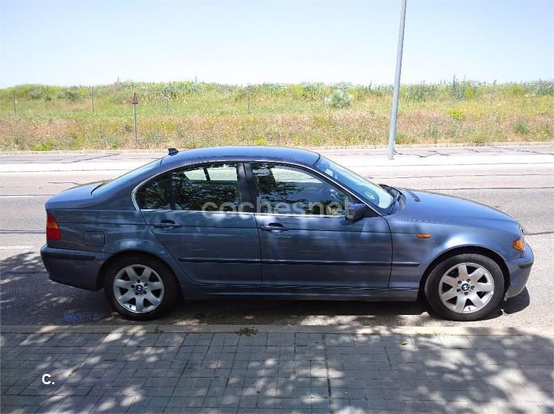 Azul Usado 2004 BMW 320 Berlina | 5700 € (Precio justo) - Imagen 1/4