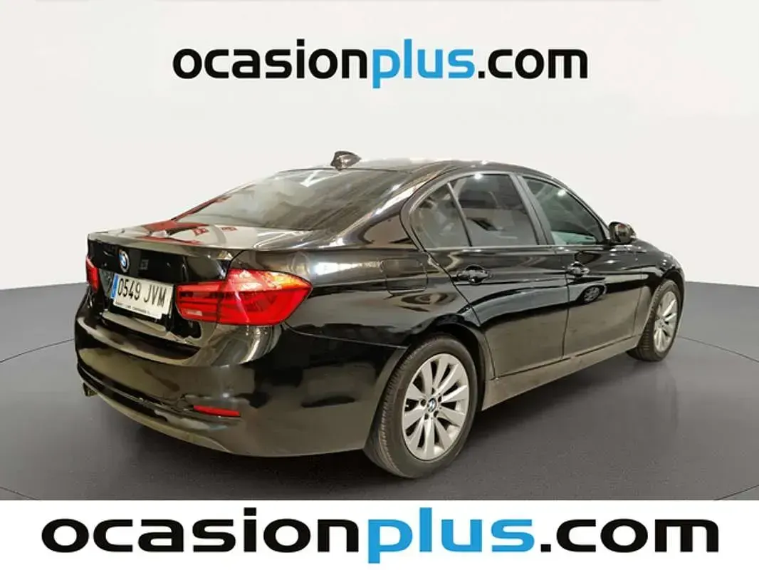 Używany BMW 318 150 KM (110 kW) 2016 Czarny Sedan/Limuzyna