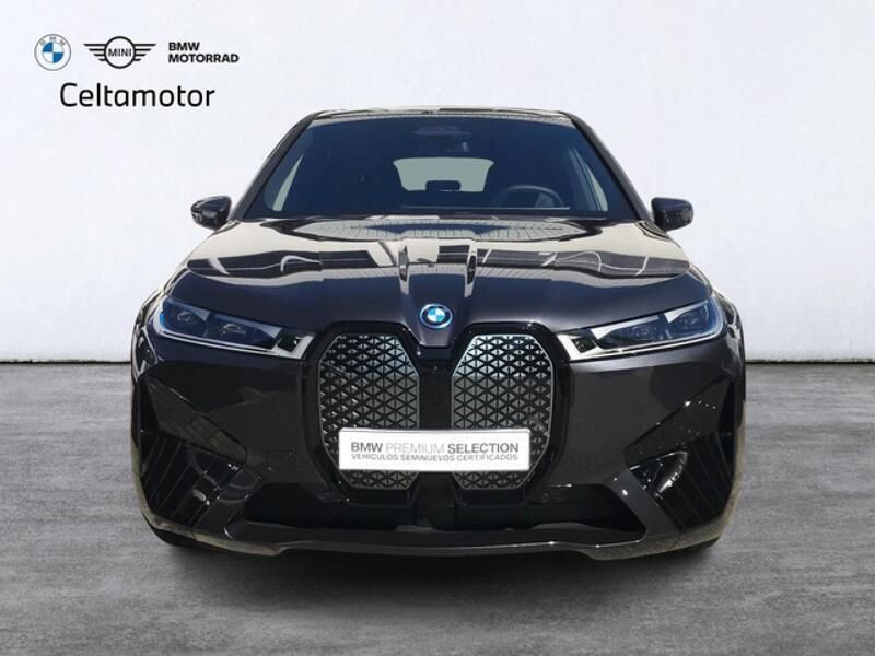 Usado BMW iX Comfort Edition 240 kW (327 CV) 2024 Sophistograu efecto brillante metalizado SUV