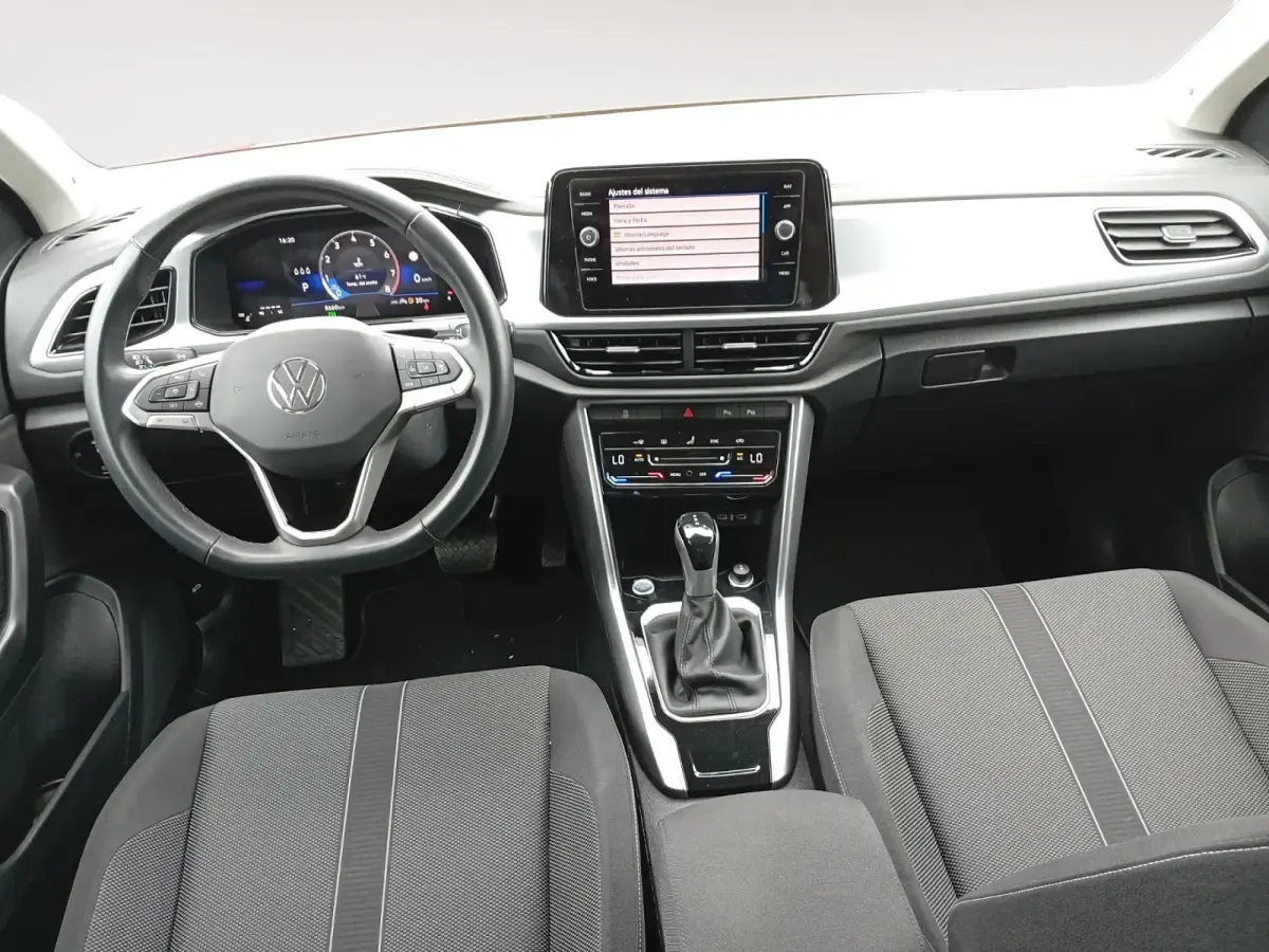 Usado VW T-Roc Life 150 CV (110 kW) 2024 Rojo SUV